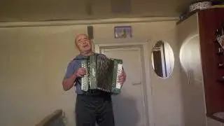 ТАМ ВДАЛИ ЗА РЕКОЙ ! ПОЁТ ВАСЯ ПОПОВ, КОМСОМОЛЕЦ,  ГДЕ Я БЫЛ, ВЕЗДЕ ИЗБИРАЛСЯ СЕКРЕТАРЁМ ОРГАНИЗАЦИИ