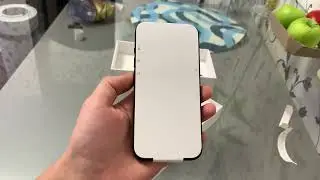 Просто тишина и устройство: iPhone 15 Black