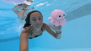Carla Underwater - Treasure hunt underwater