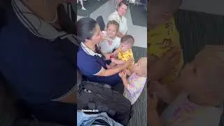 Geta Sterp plays with the children 👧