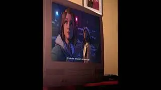 Max and Chloe watching the new Life is Strange trailer 😊