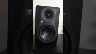 mackie mr524 volume 0 db