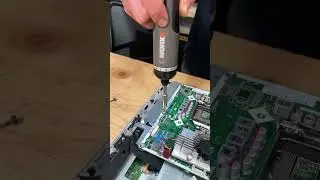 Аккумуляторная отвёртка Worx WX242