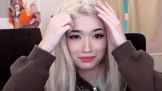 Emiru "Pressured" To Go Blonde
