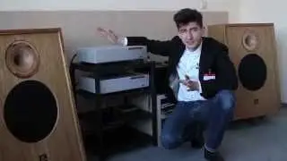 Колонки — наши. Усилитель — наш. Провода — наши. И даже цифра наша.