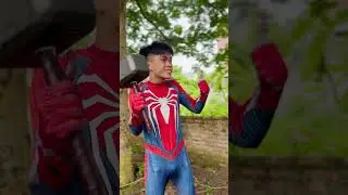 OMG! Spider-Man uses Thor's hammer to transform into many clothes suitable for Spidergirl 