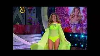 Desfile en traje de baño del primer grupo de candidatas