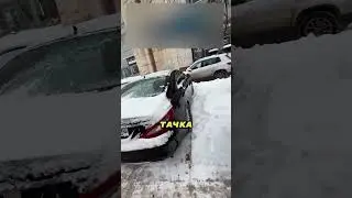 Он держит синицу в руке и журавля в другой 🧔🐦✋