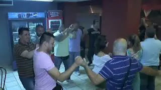 ABEDIN SULAJ GRAMOZ MYRTAJ LIVE NE DITLINDJE NE ATHI TEK LOKALI I KRISTOS