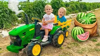 Chris dan Ibu belajar memanen buah beri di pertanian dan cerita lucu lainnya bersama bayi Alice