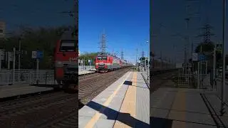 Электровоз ЭП1М-608 с поездом №532 Киров - Адлер.