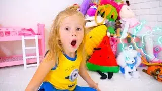 Stacy pretend play with new toys