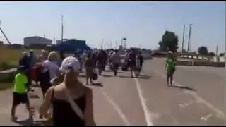 Появилось видео бегущих с УКРАИНЫ в Крым людей 7 августа 2016 г