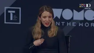 Alexandra Ulmer: 