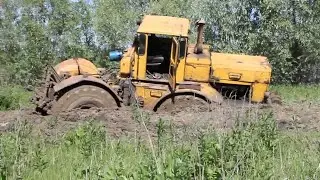 утопили кировец,тащили к701,дт75,к700