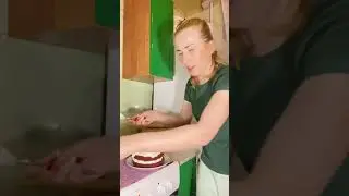 Собираю торт Красный бархат