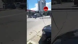 На улице Шогенцукова упал столб с электропроводами  12.06.24 г