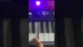 Титаник на детском пианино 😄 
