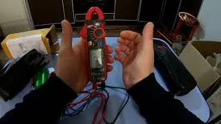 Мультиметр UNI T UT210D   отличные токовые клещи постоянного и переменного тока.