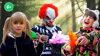 На Алису Кису напал Злой Клоун и украл  POP IT. Музыкальный POP IT. Alisa Kisa 6+