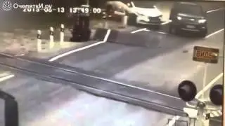 Jip haydovchisi vaqtida mashinasini chetga olib qoldi