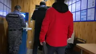 МВД России публикует видео задержания подозреваемого в похищении несовершеннолетней