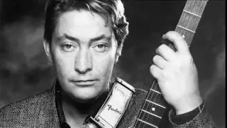 Chris Rea about finger clicks in 'A Kind Of Magic'. Bob Fischer Sits In, BBC Tees, 12.09.2017