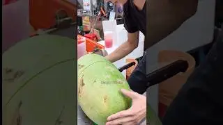 Giant Watermelon Juice in Taipei Night Market -Taiwanese Street Food