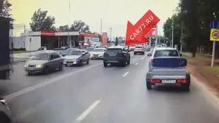 Cтоишь на своем новеньком белом Чери в пробке, а в тебя влетает какой-то Лексус.