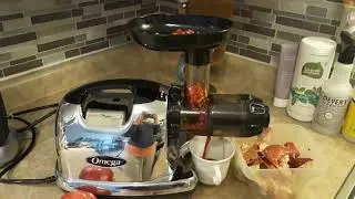 Давлю гранатовый сок.