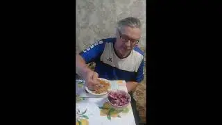 17 января 2024 г. Кушаем в деревне вечером