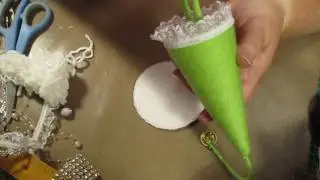 Green Christmas tree with boots tutorial
