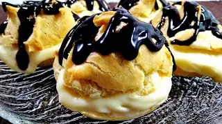 Custard cakes with cream. This yummy is unreal