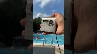 Sony MZ-N920 NetMD MiniDisc Recorder Player by the pool