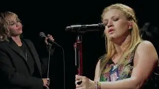Kelly Clarkson & Miley Cyrus - Fade Into You