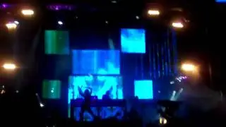 Fake Blood @ EDC 2009 OPENING - Blood Splashing (Fake Blood Theme) (HD_VID_AUDIO)