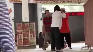 ibu-ibu ngamuk di masjid
