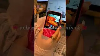 🎀unboxing a pink blackberry q5 
