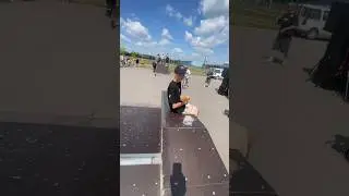 Это нормально?? Сел пожрать на соревнованиях🍕🛴 