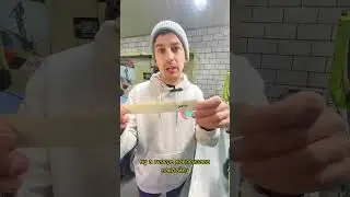 Чтобы цепь не гремела об раму. 
