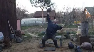 ЖИМ СИЛАЧЕЙ СТАРОГО УНИВЕРСИТЕТА!СТАРИННАЯ ГИРЯ 4 ПУДА ИВАНА БЕРИТАШВИЛИ НА ЛАДОНИ СИДЯ!2 РАЗА