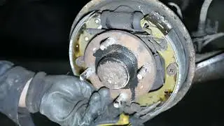 Chevrolet Aveo Клин колеса когда сдаю назад!Замена задних тормозных колодок
