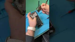 Xiaomi Poco F4 перестал включаться после контакта с водой