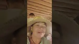 Поехали на экскурсию. Холява пришла . Купила 