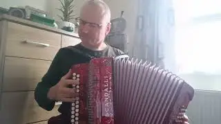 Tamo Daleko (Serbian) played on the garmoschka.