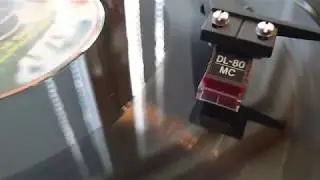Denon DP-23F  made in Japan  MC cartridge DL- 80  -1990
