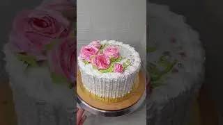 Вязаный торт с цветами 