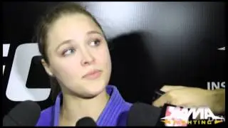 Ronda Rousey media scrum in Rio de Janeiro