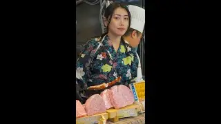 Incredible food at the Tokyo Fish Market - 