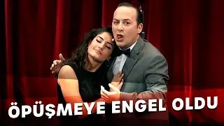 Öpüşmeye Engel Oldu | Arkadaşım Hoşgeldin
